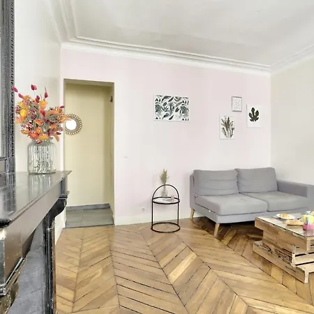 Classy And Cosy 1-bedroom Ensuite 2min Walk From Cadet Metro Apartment *